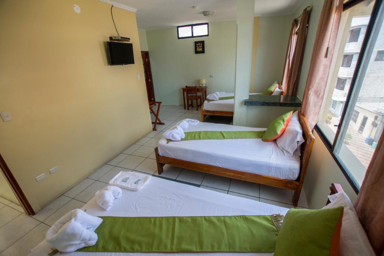 Hostal Andry Puerto Baquerizo Moreno Kültér fotó